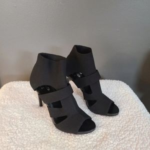 Womens heel sandal, used 1x